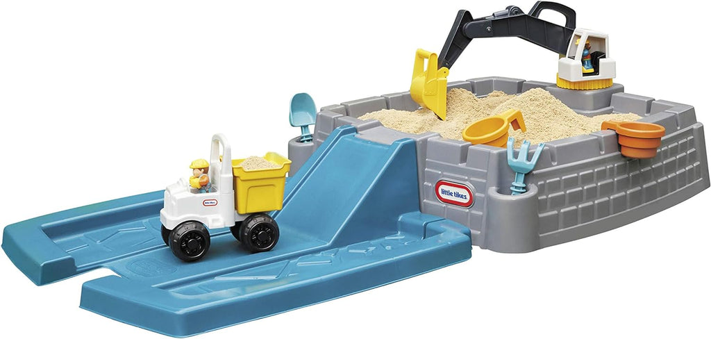 Dirt Diggers Excavator Sandbox with Lid and Play Sand Accessories T770067
