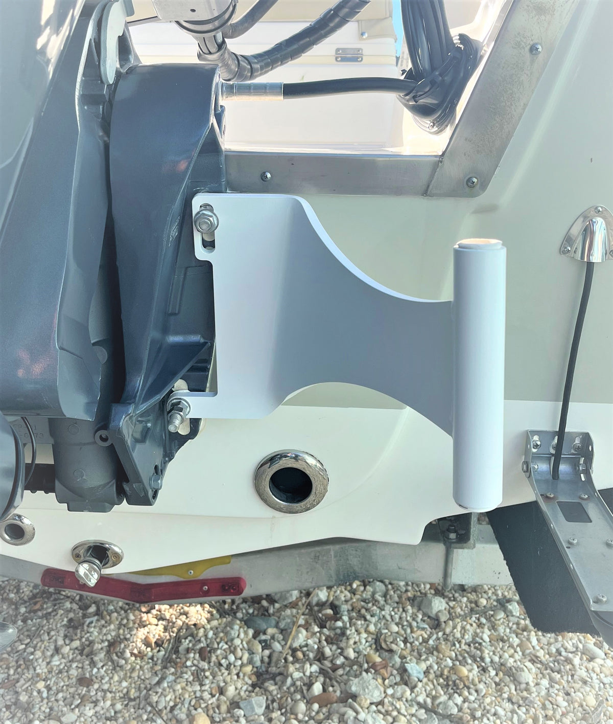 White Left/Port Side Motor Mount System with 7' White Pin C842