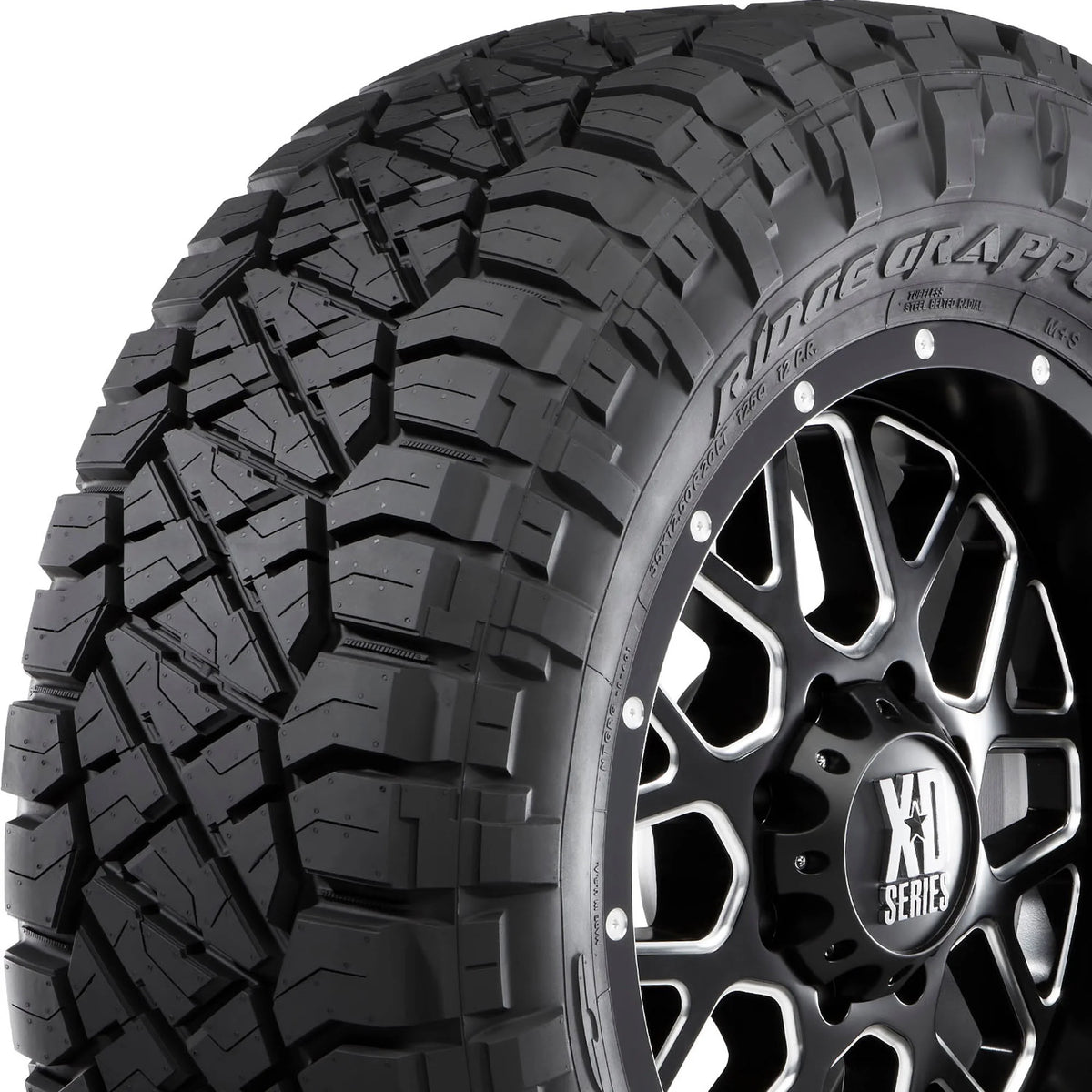 Set of 4 LT37X13.50R18 124Q D Tires R999