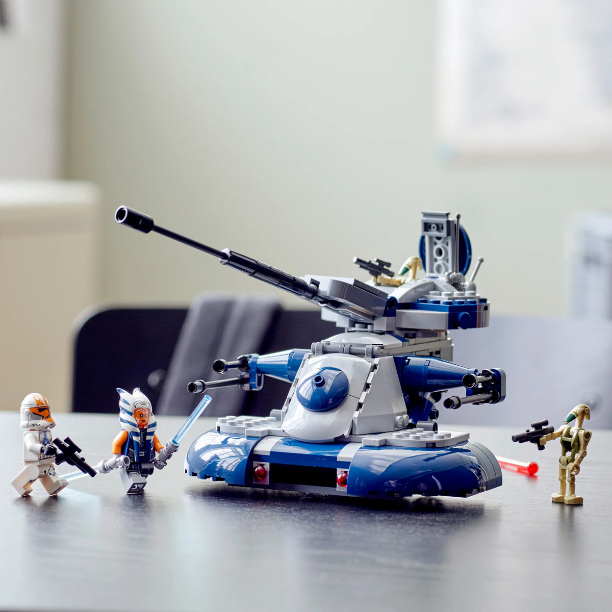 Armored Assault Tank (AAT) 75283 Building Toy Set (286 Pieces) S990416