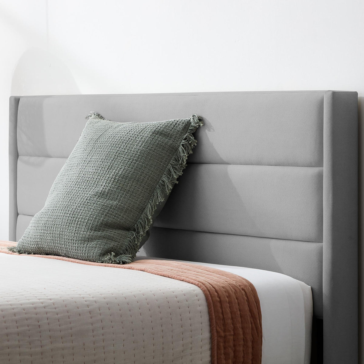Blue Queen Upholstered Platform Bed R7664