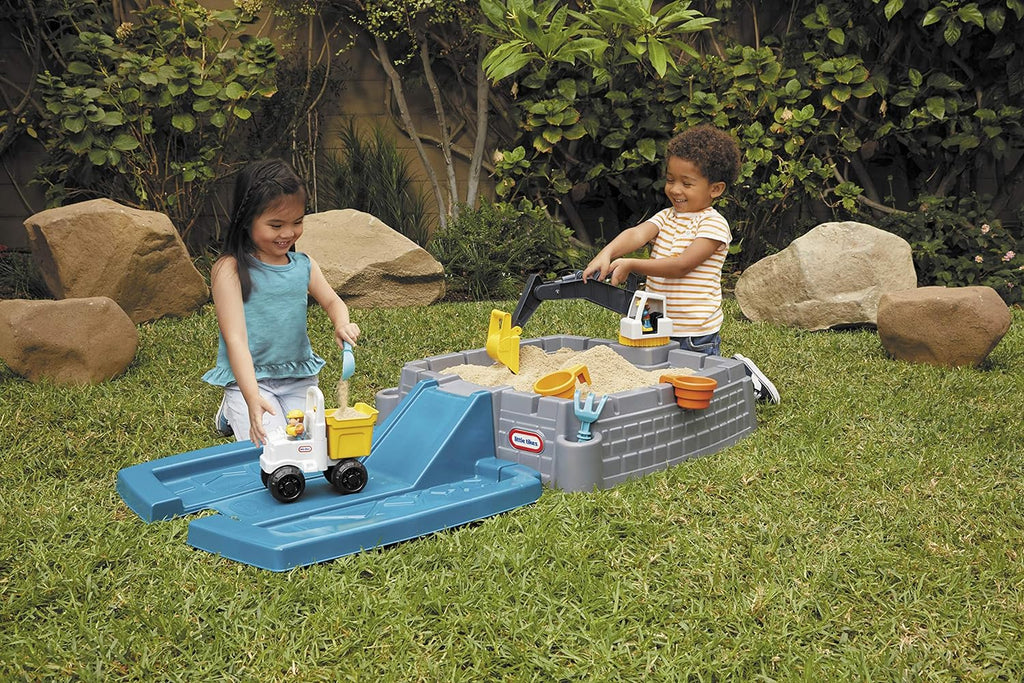 Dirt Diggers Excavator Sandbox with Lid and Play Sand Accessories T770067