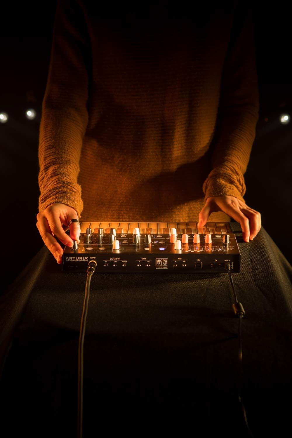 Hybrid Synthesizer E7396