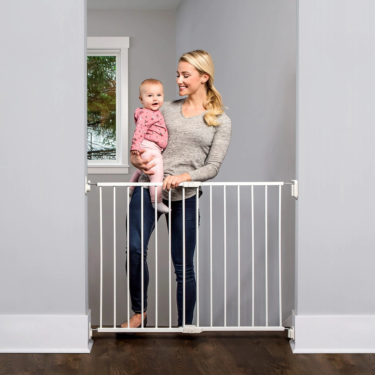 Extra Wide 2-in-1 Baby Safety Gate with Mounting Kit Z878