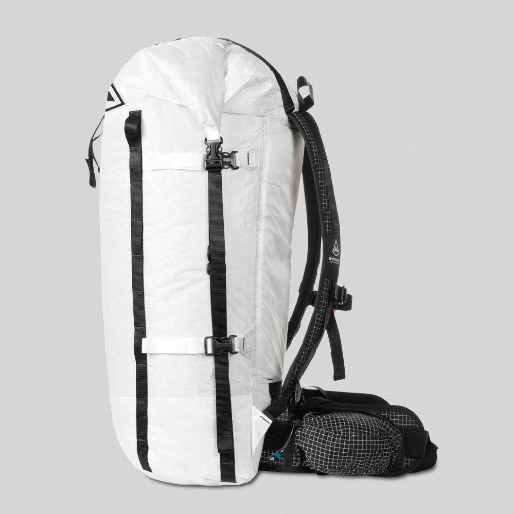 2400 Porter Pack 70 Liter Pack L214