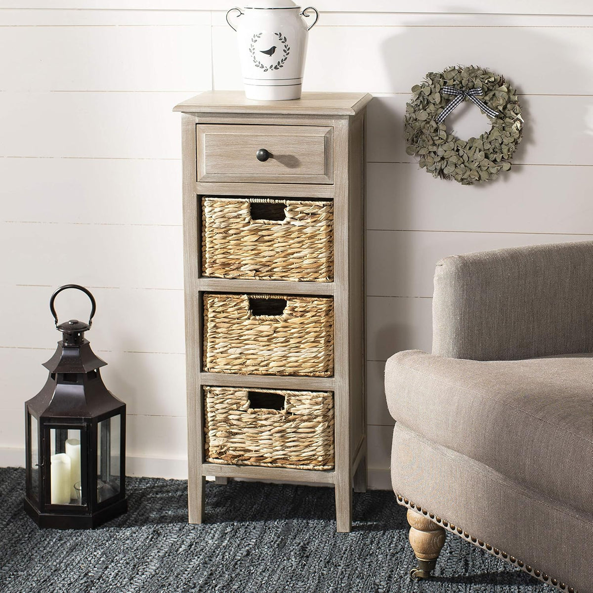 Distressed White Side Table U8033