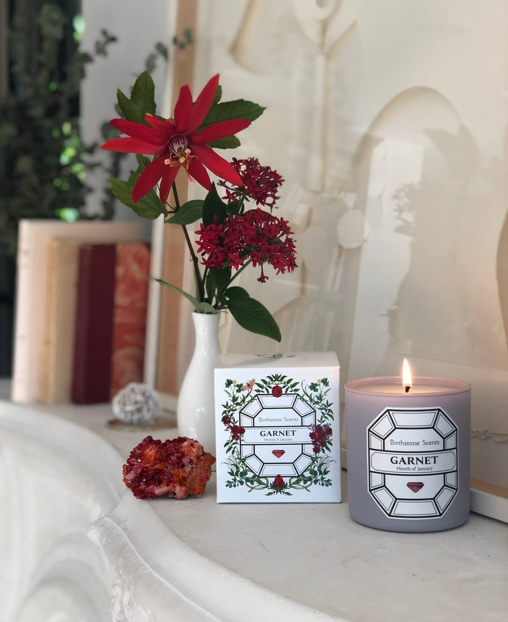 Garnet Candle 8.5-oz. Grey Jar D492