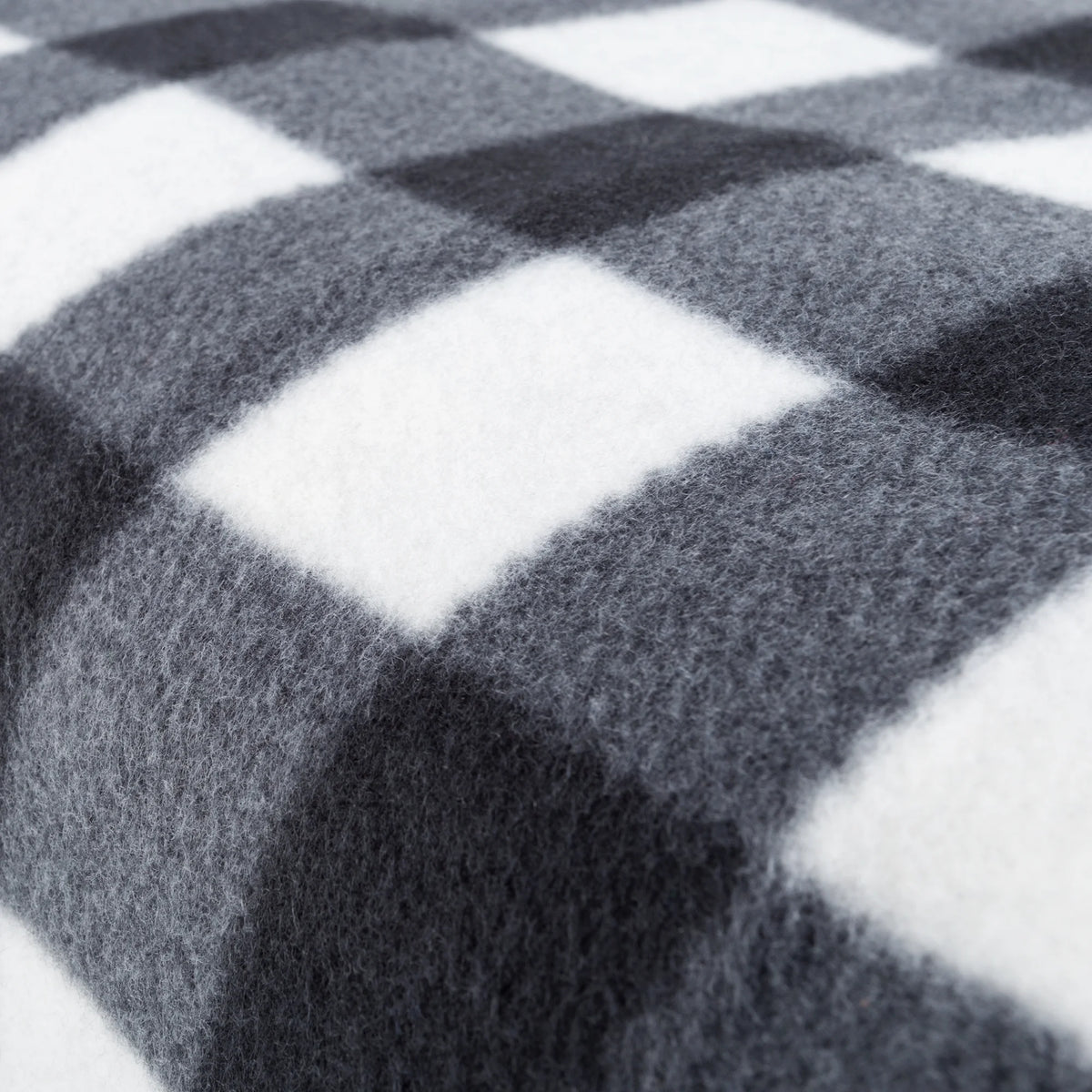 Black and White Heated 12V Polar Fleece Travel Throw A80717