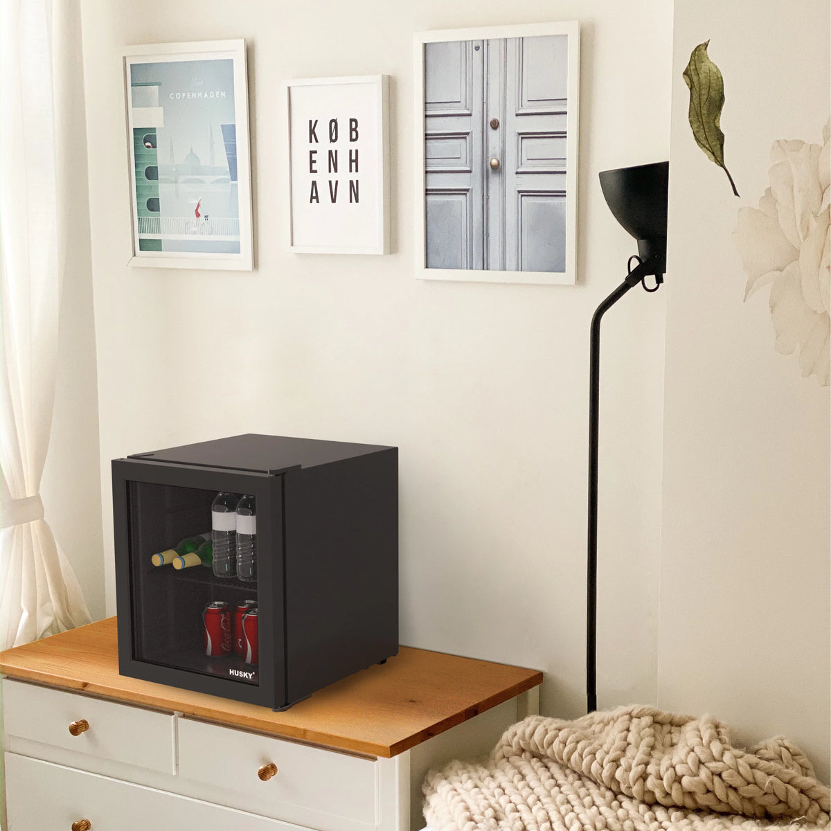 46L Reversible Glass Door Beverage Refrigerator 1.6 Cu Freestanding Countertop Mini Fridge in Black T851