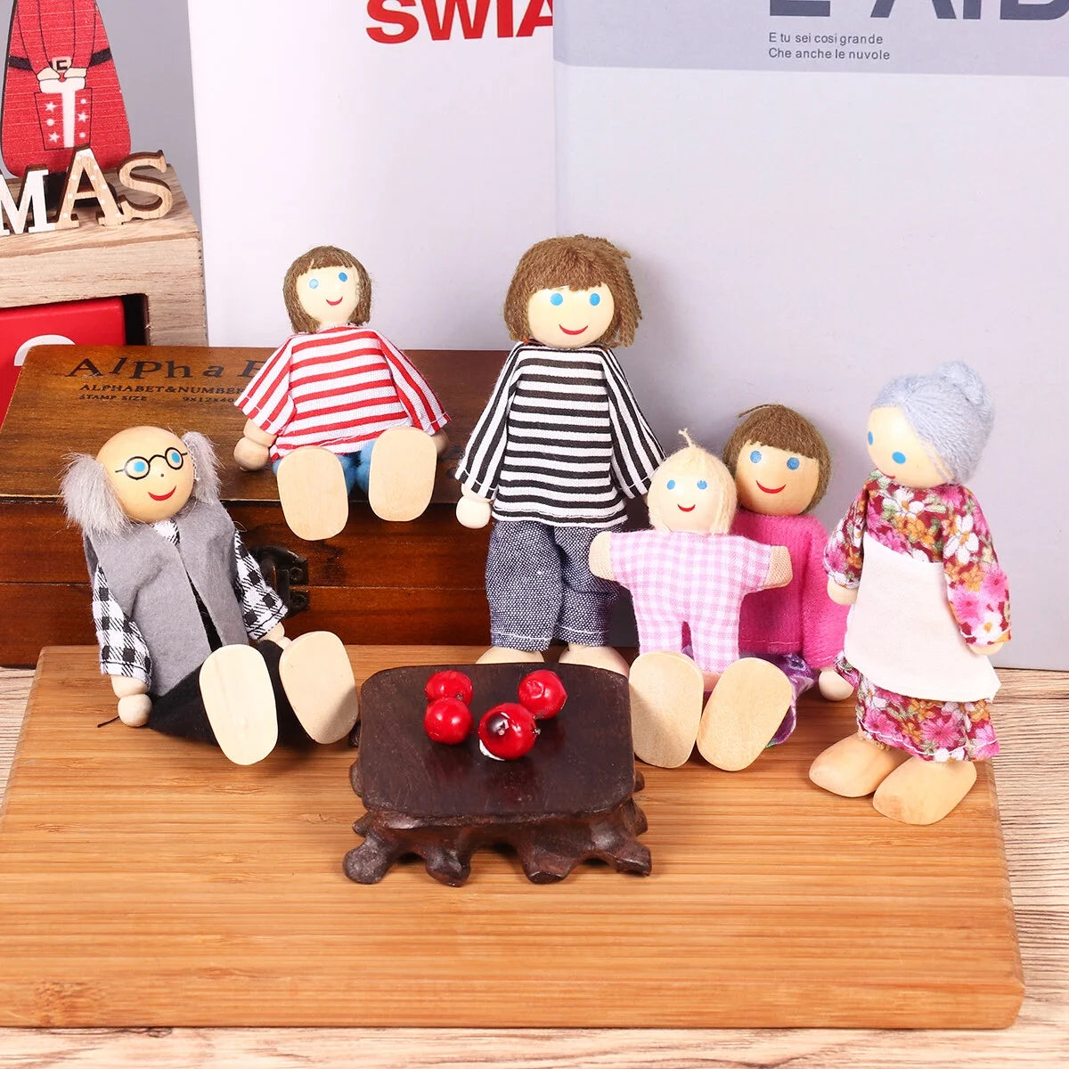 7 Pieces Wooden Dollhouse Family Figures E59092