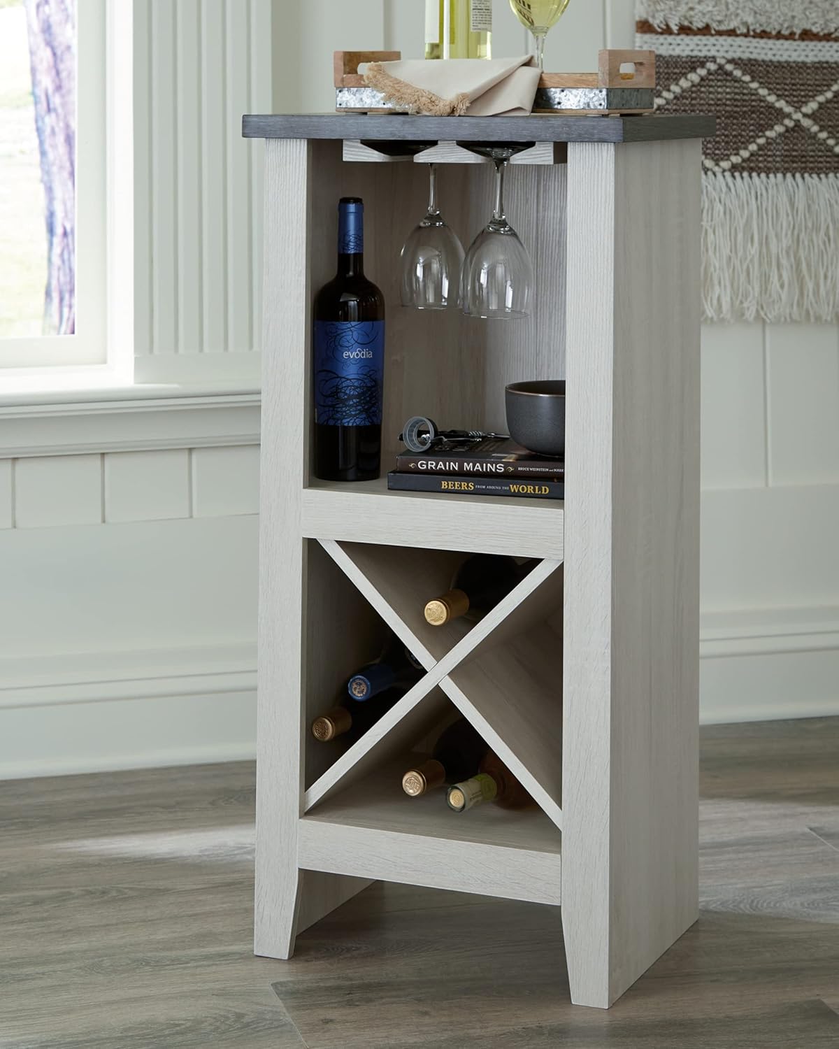 White Cabinet G424903